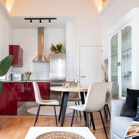 Apartamento Familiar Nuevo De Diseno En La Mejor Zona De Triana, Parking Included Sevilla Kültér fotó
